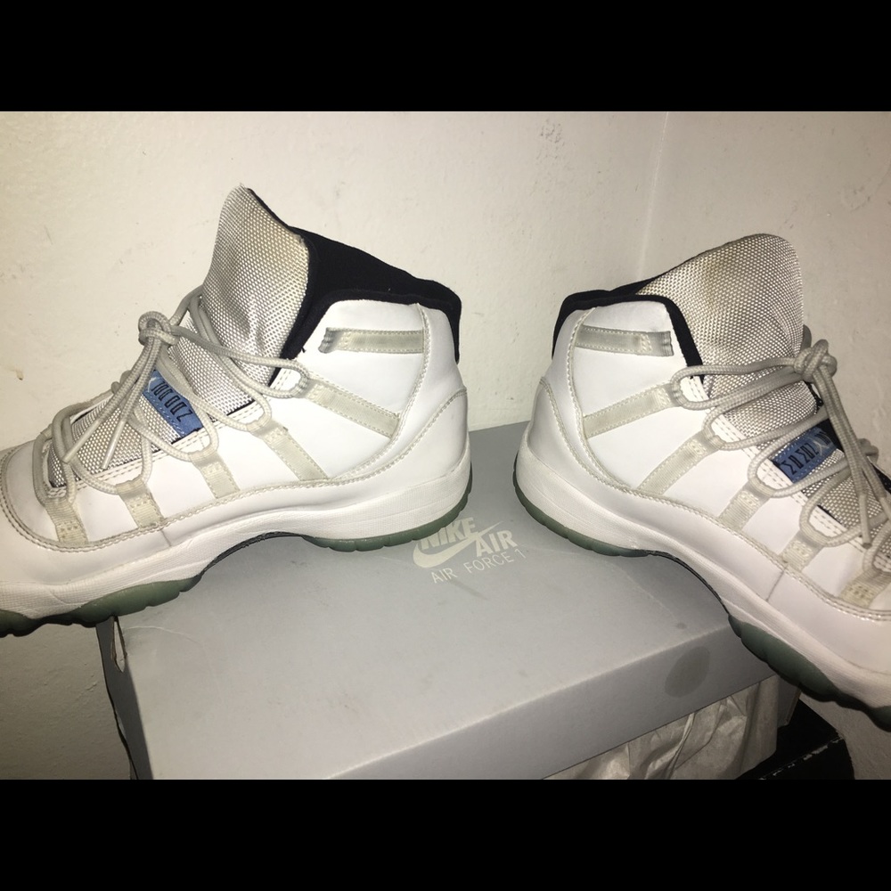 Jordan 11 Legend Blues no box